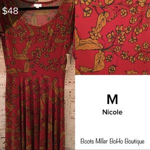 Nicole dress